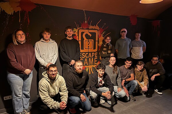 Azubis im Escape Room beim Azubiausflug