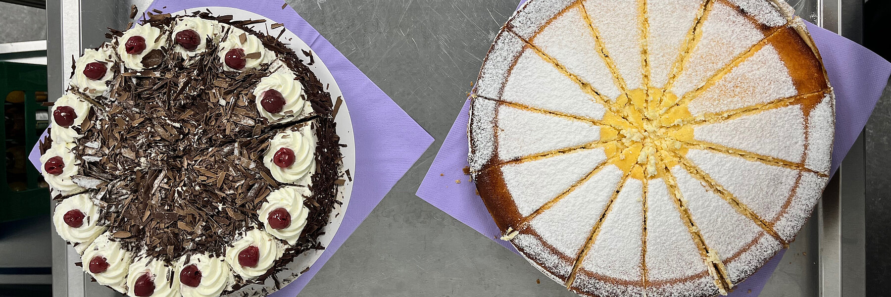 Torten für die Jubilarfeier.